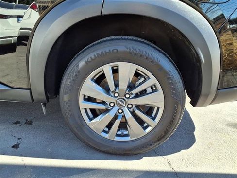 Used 2024 Nissan Pathfinder SV image 7