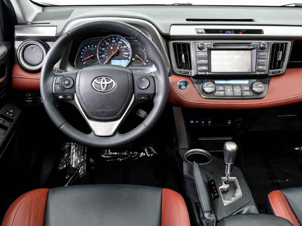 Used 2015 Toyota RAV4 Limited FWD image 16