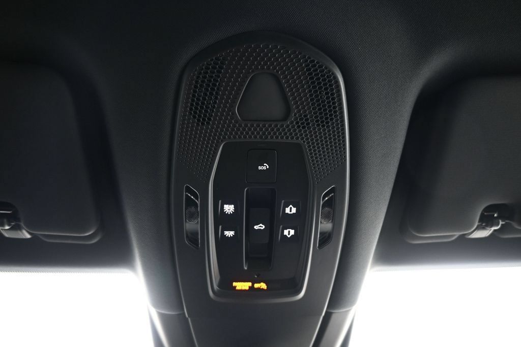 Certified 2026 Porsche Cayenne AWD/4WD image 30