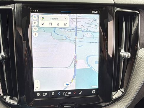 Certified 2025 Volvo XC60 B5 Plus image 18