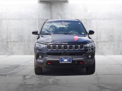 Used 2024 Jeep Compass Trailhawk AWD/4WD image 4