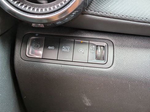 Used 2025 Chevrolet Equinox LT w/ Safety and Technology Package image 24