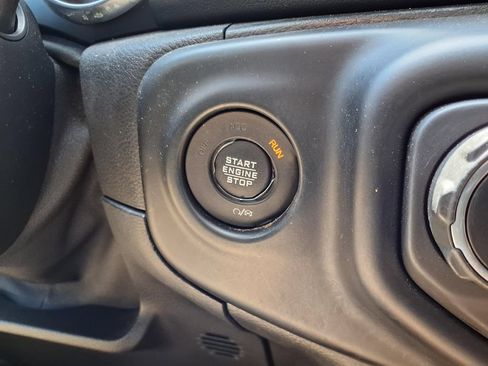 Used 2020 Jeep Gladiator Overland w/ LED Lighting Group AWD/4WD image 11