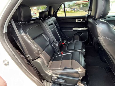 Used 2021 Ford Explorer XLT w/ Equipment Group 202A image 14