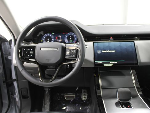 Used 2024 Land Rover Range Rover Evoque Dynamic SE image 2