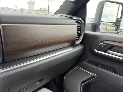 Used 2024 Chevrolet Silverado 3500 High Country w/ High Country Premium Package AWD/4WD image 26