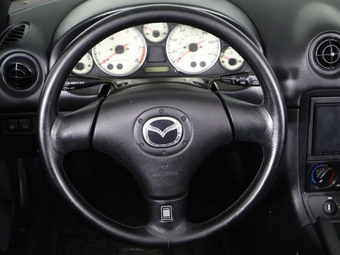 Used 2003 MAZDA MX-5 Miata image 24
