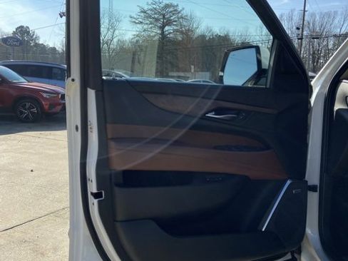 Used 2016 Cadillac Escalade ESV Premium image 11