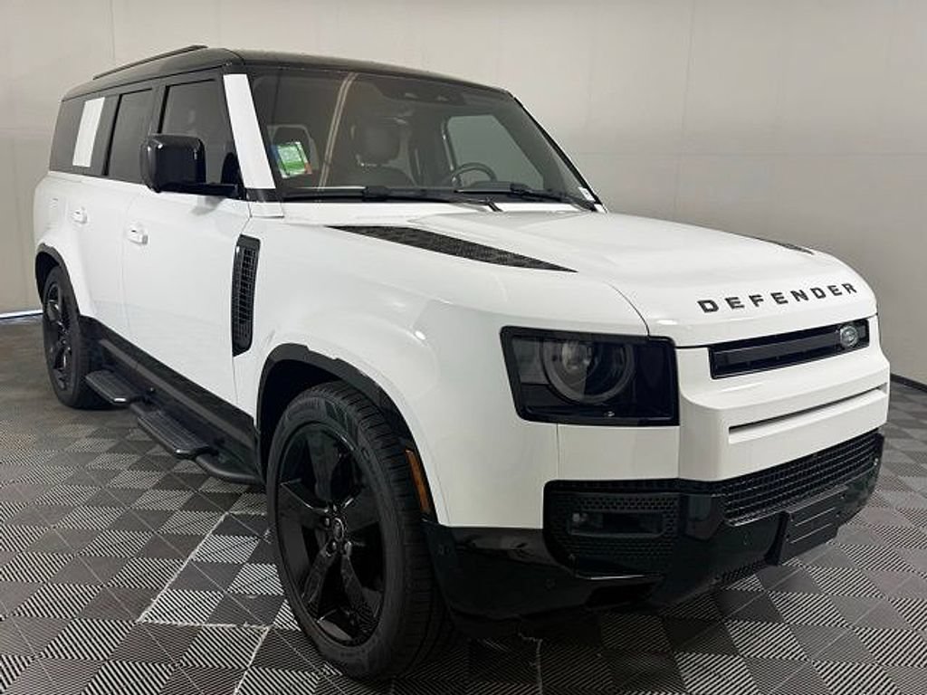 New 2025 Land Rover Defender 130 X-Dynamic SE AWD/4WD image 10