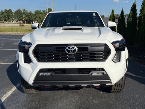 Certified 2025 Toyota Tacoma TRD Sport AWD/4WD image 7
