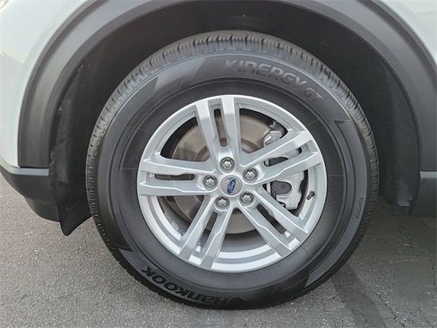 Certified 2023 Ford Explorer XLT image 24