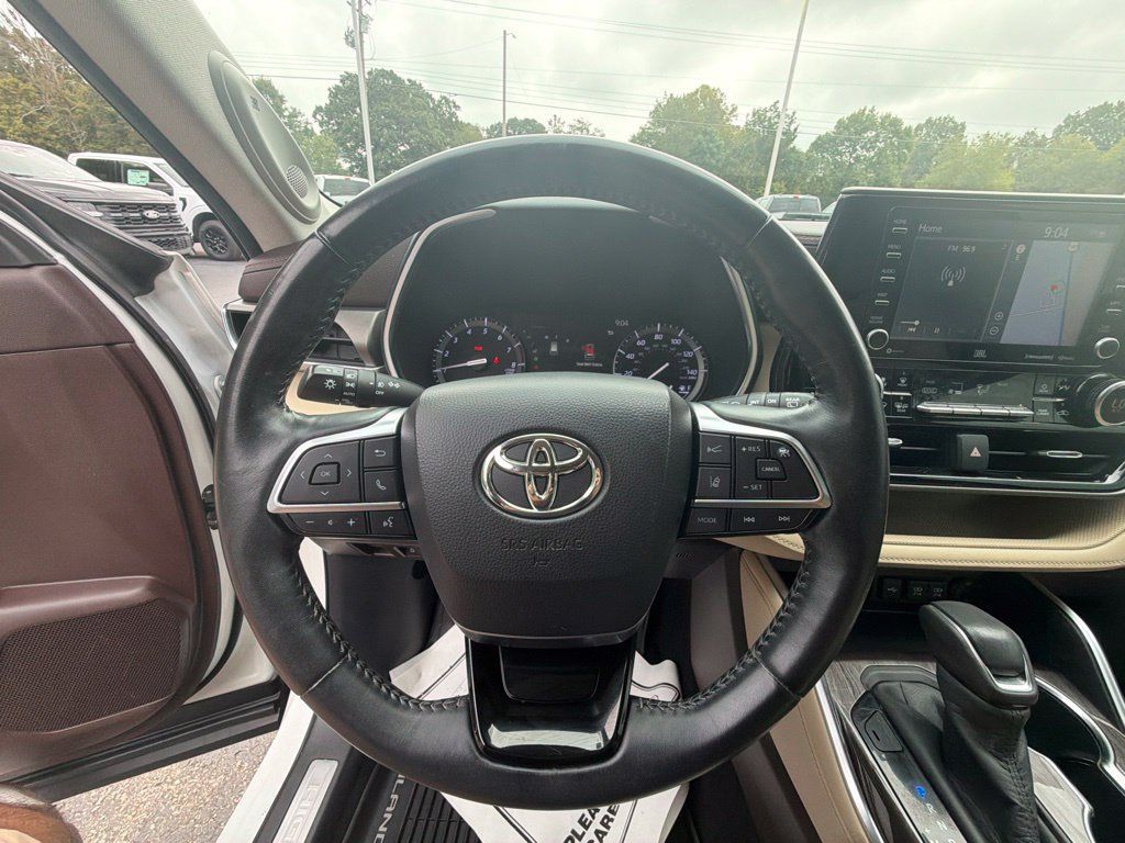 Used 2020 Toyota Highlander Limited AWD/4WD image 18