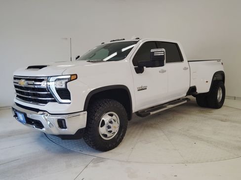 Used 2024 Chevrolet Silverado 3500 LTZ w/ LTZ Texas Edition image 31