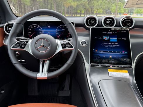 New 2026 Mercedes-Benz GLC 300 4MATIC image 3