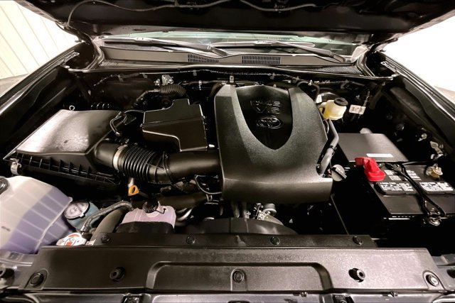 Certified 2022 Toyota Tacoma SR5 w/ Technology Package AWD/4WD image 11