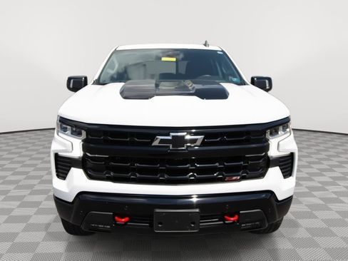 Used 2025 Chevrolet Silverado 1500 LT Trail Boss w/ Convenience Package II AWD/4WD image 2