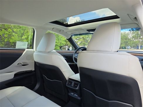 New 2025 Lexus ES 350 w/ Premium Package image 12
