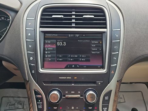 Used 2016 Lincoln MKX Reserve w/ Luxury Package FWD image 21
