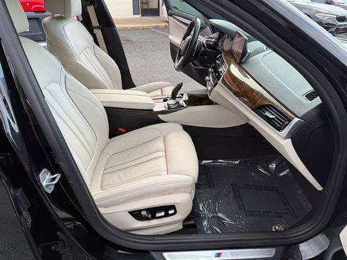 Used 2019 BMW 540i xDrive w/ M Sport Package image 13