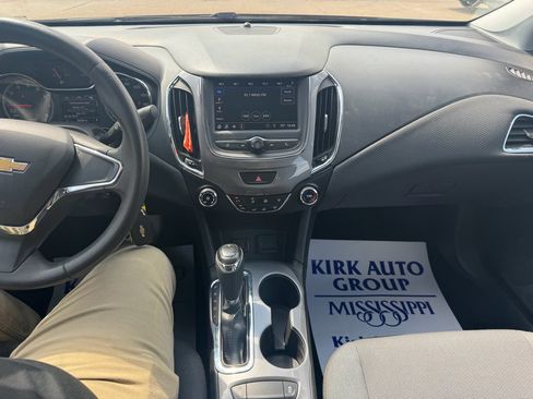 Used 2019 Chevrolet Cruze LS FWD image 21