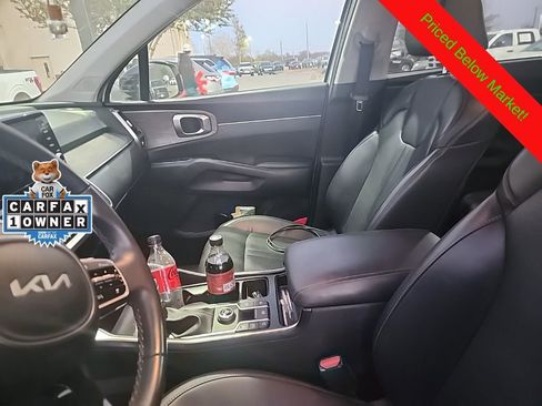 Used 2022 Kia Sorento EX image 1