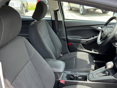 Used 2016 Ford Focus SE FWD image 11