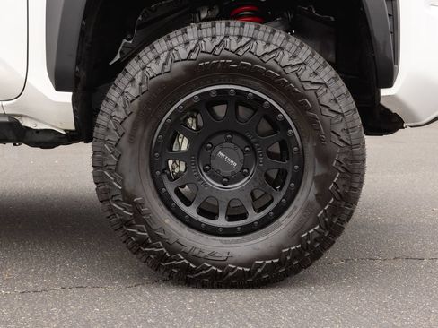 Certified 2025 Toyota Tacoma TRD Off-Road w/ TRD Off Road Premium Package AWD/4WD image 4
