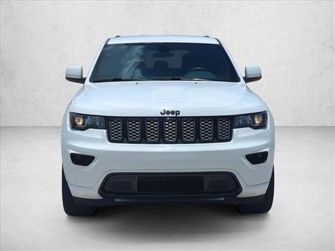 Used 2021 Jeep Grand Cherokee Laredo X AWD/4WD image 2