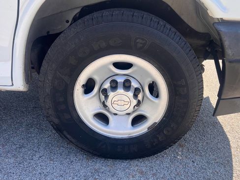 Used 2019 Chevrolet Express 2500 image 16