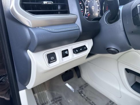 Used 2021 GMC Acadia Denali w/ Denali Ultimate Package image 24