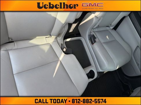 Used 2021 Honda Pilot Touring image 6