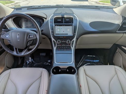 Used 2017 Lincoln MKX Select w/ Select Plus Package AWD/4WD image 17