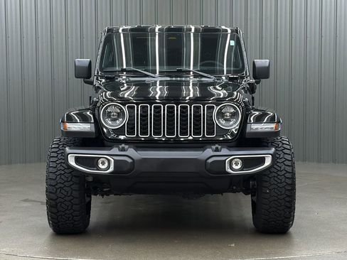 Used 2025 Jeep Wrangler Unlimited Sahara w/ Safety Group AWD/4WD image 8