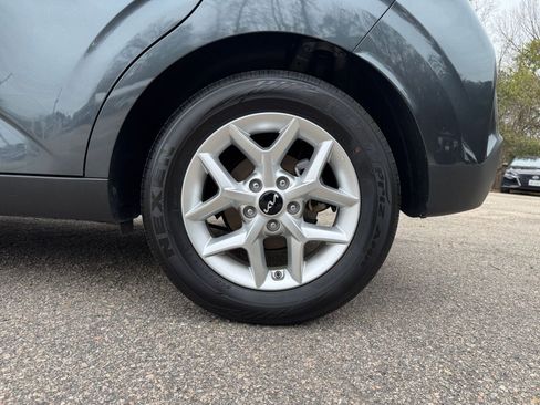 Used 2025 Kia Soul LX w/ LX Technology Package image 24