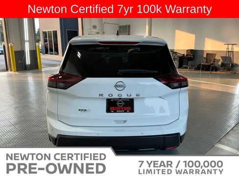 Used 2025 Nissan Rogue S FWD image 5