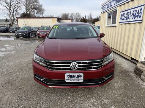 Used 2017 Volkswagen Passat 1.8T SE image 2