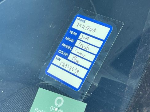 Used 2014 Toyota Camry XLE image 13