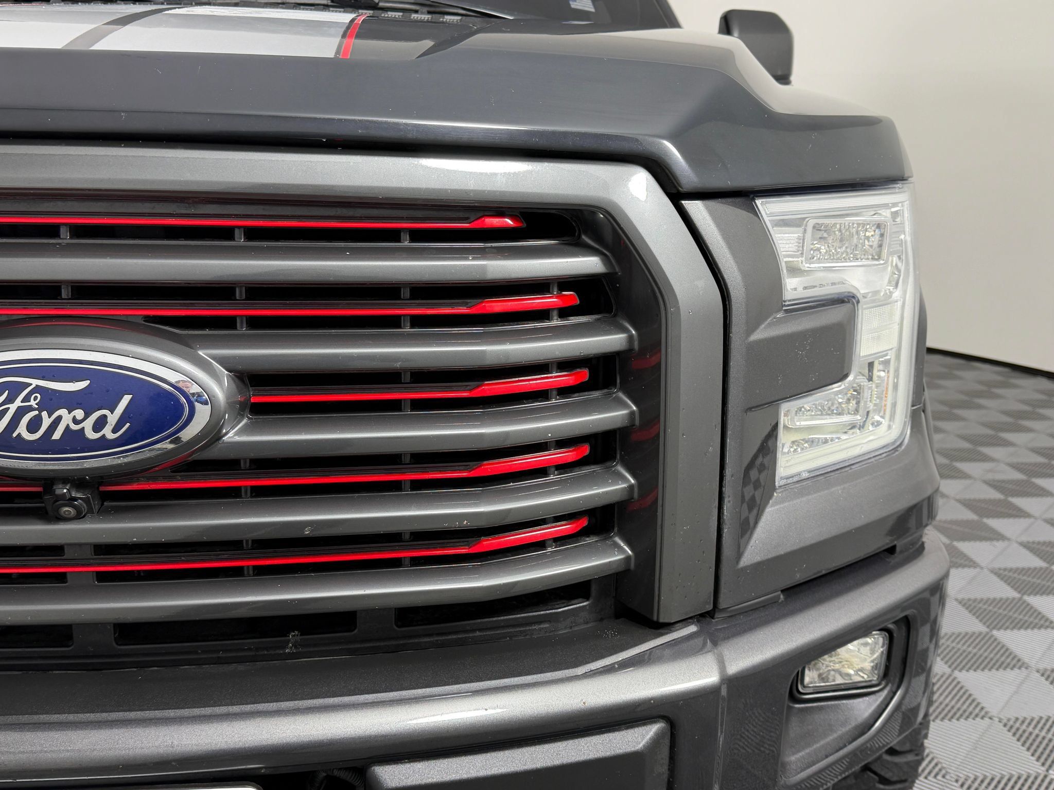 Used 2017 Ford F150 Lariat w/ Equipment Group 502A Luxury AWD/4WD image 5