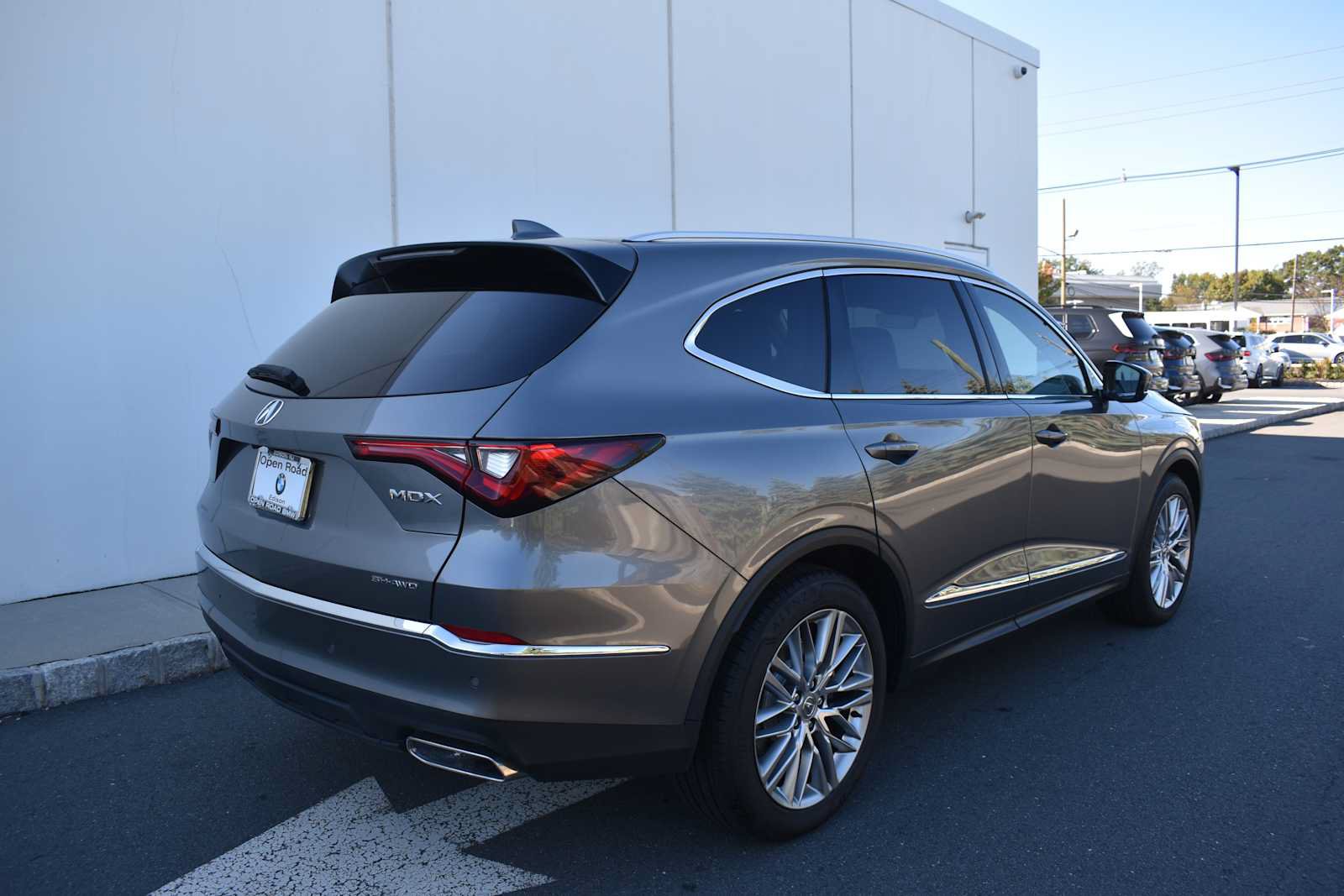 Used 2023 Acura MDX w/ Advance Package AWD/4WD image 5