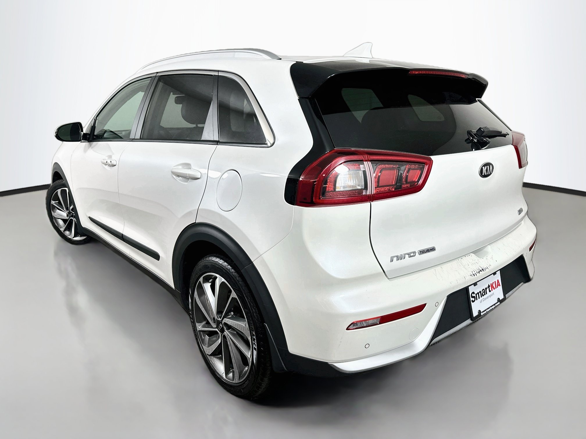 Used 2017 Kia Niro Touring FWD image 5