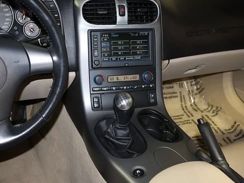 Used 2006 Chevrolet Corvette Convertible w/ Preferred Equipment Group RWD image 13
