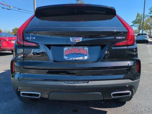 Used 2025 Cadillac XT4 Premium Luxury image 5