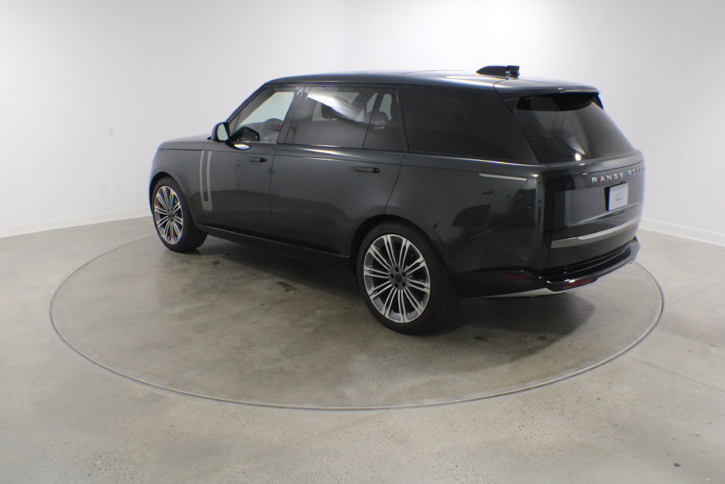 Used 2026 Land Rover Range Rover Long Wheelbase SE AWD/4WD image 4