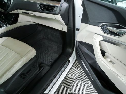 Used 2024 Audi Q8 e-tron Premium Plus AWD/4WD image 26