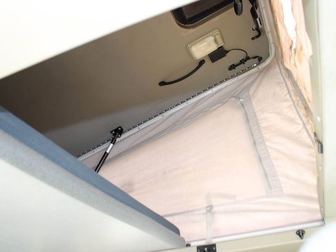 Used 1997 Volkswagen Eurovan Camper FWD image 46
