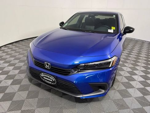 Used 2024 Honda Civic Sport image 2