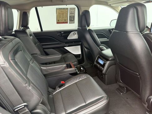 Used 2023 Lincoln Aviator Reserve w/ Equipment Group 201A AWD/4WD image 8