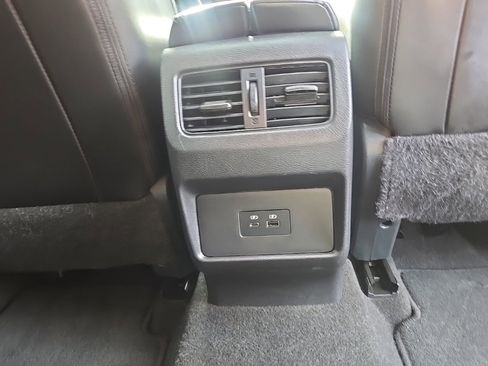 Used 2023 Nissan Rogue SV w/ SV Premium B Package image 33