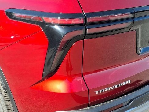 New 2026 Chevrolet Traverse LT FWD image 9