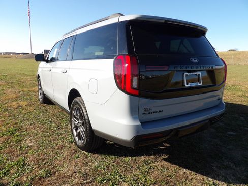 New 2025 Ford Expedition Max Platinum w/ Stealth Performance Package AWD/4WD image 15